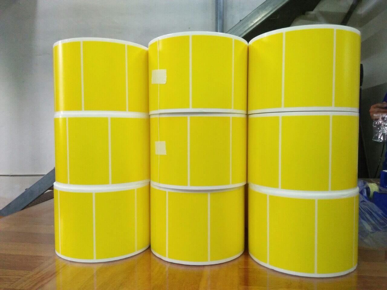 giay-in-ma-vach-mau-vang-be-san-kich-thuoc-7186